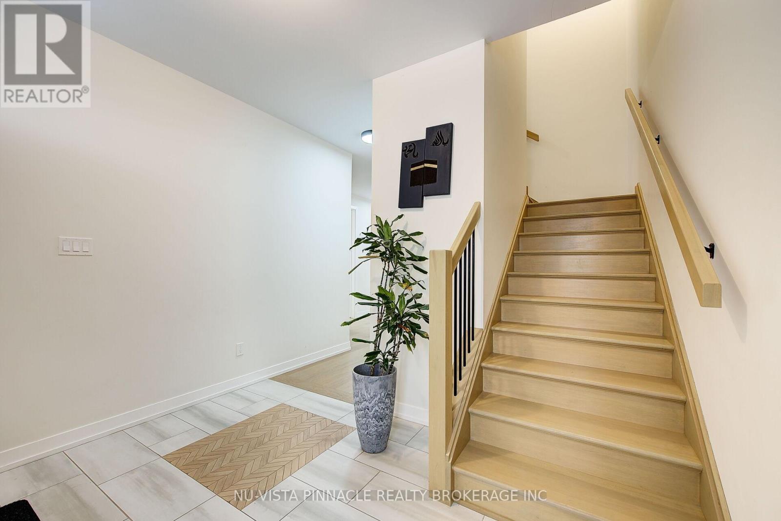 1895 Fountain Grass Drive, London South, Ontario  N6K 0M2 - Photo 21 - X12627510