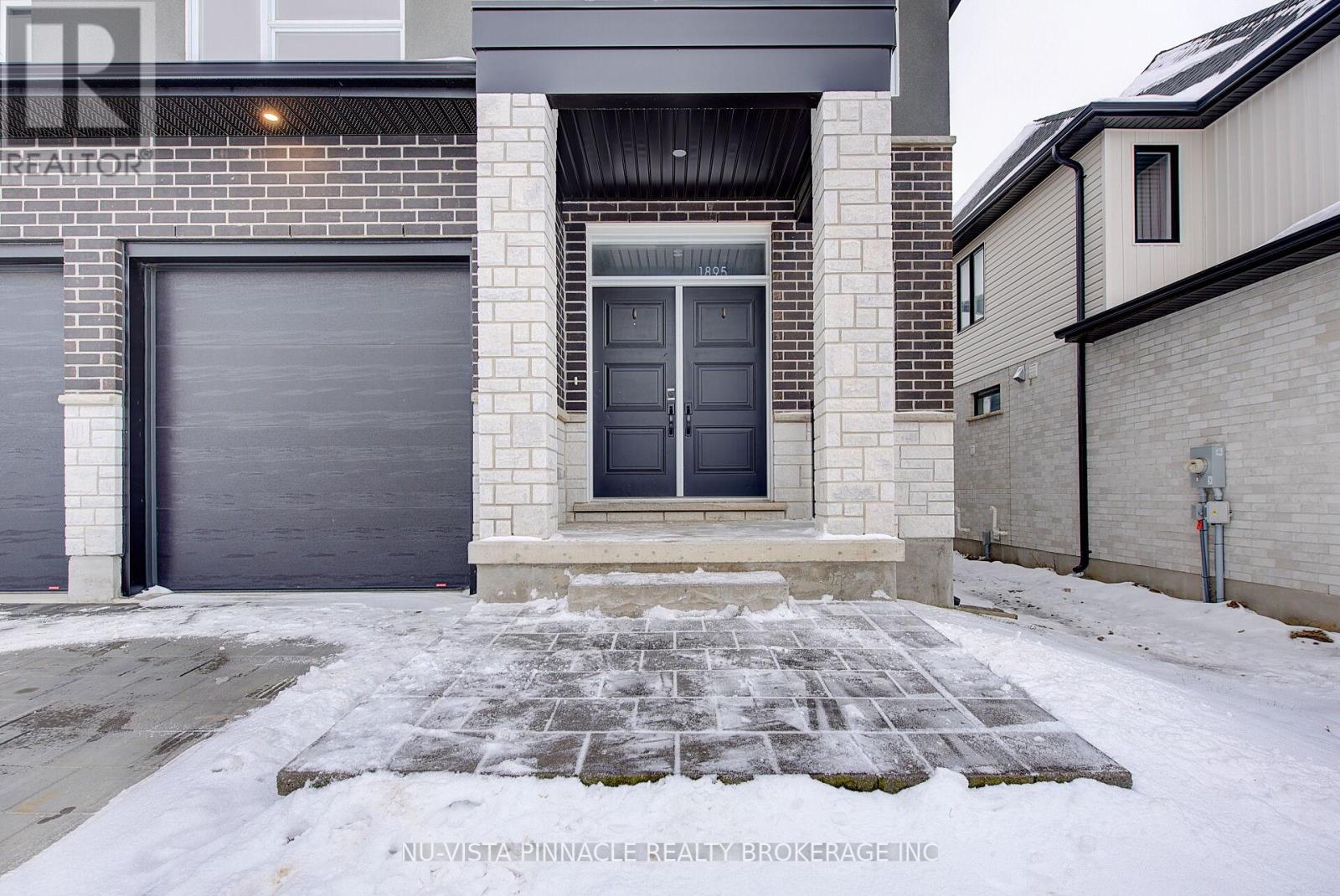 1895 Fountain Grass Drive, London South, Ontario  N6K 0M2 - Photo 5 - X12627510