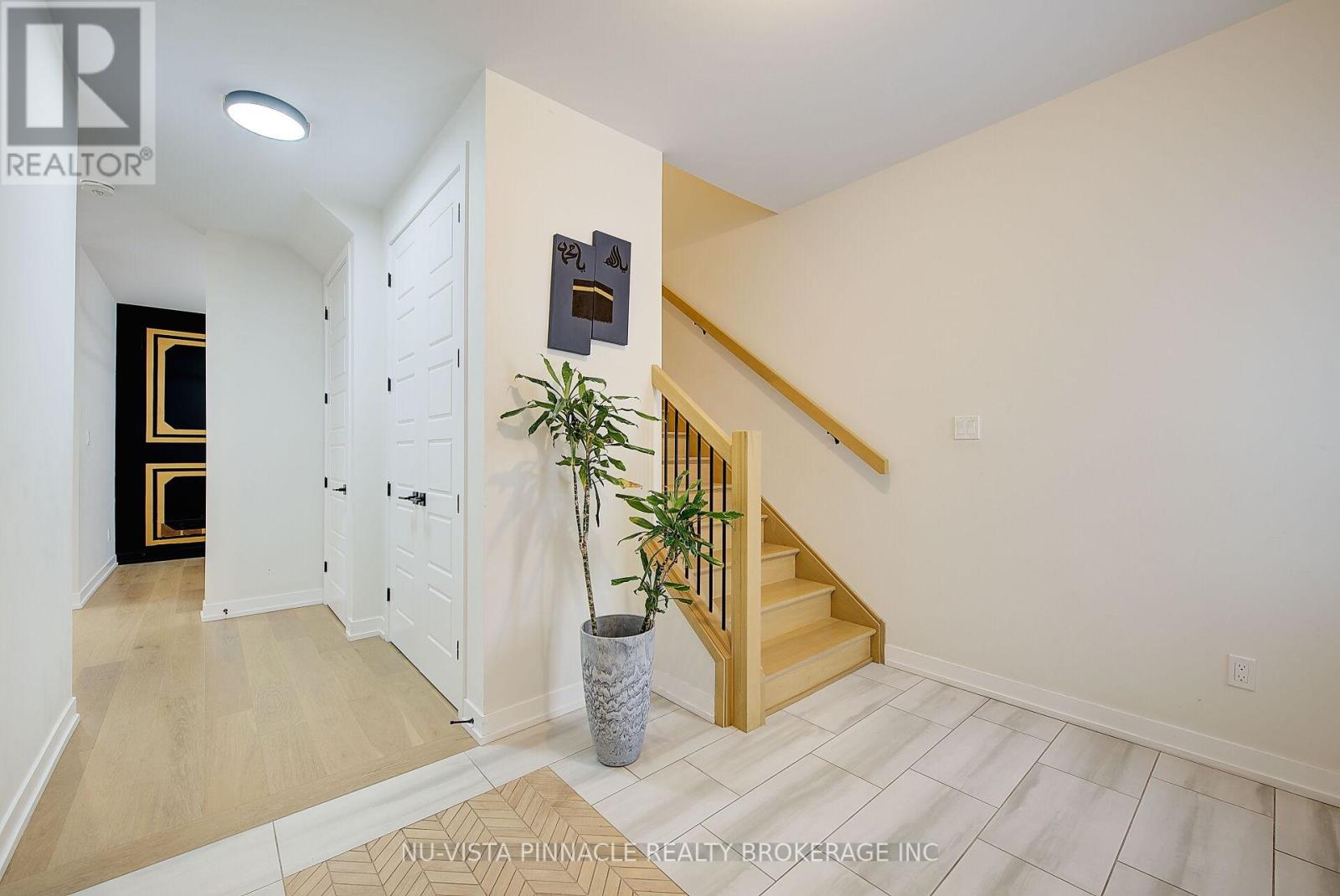 1895 Fountain Grass Drive, London South, Ontario  N6K 0M2 - Photo 7 - X12627510