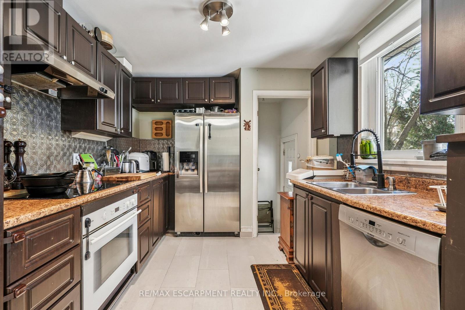 7792 Wilson Crescent, Niagara Falls, Ontario  L2G 4S4 - Photo 12 - X12627312