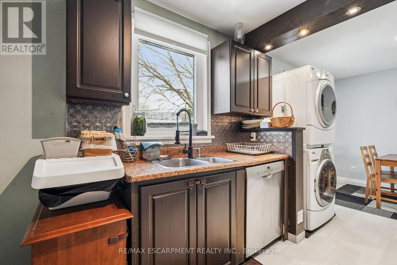 7792 Wilson Crescent, Niagara Falls, Ontario  L2G 4S4 - Photo 14 - X12627312