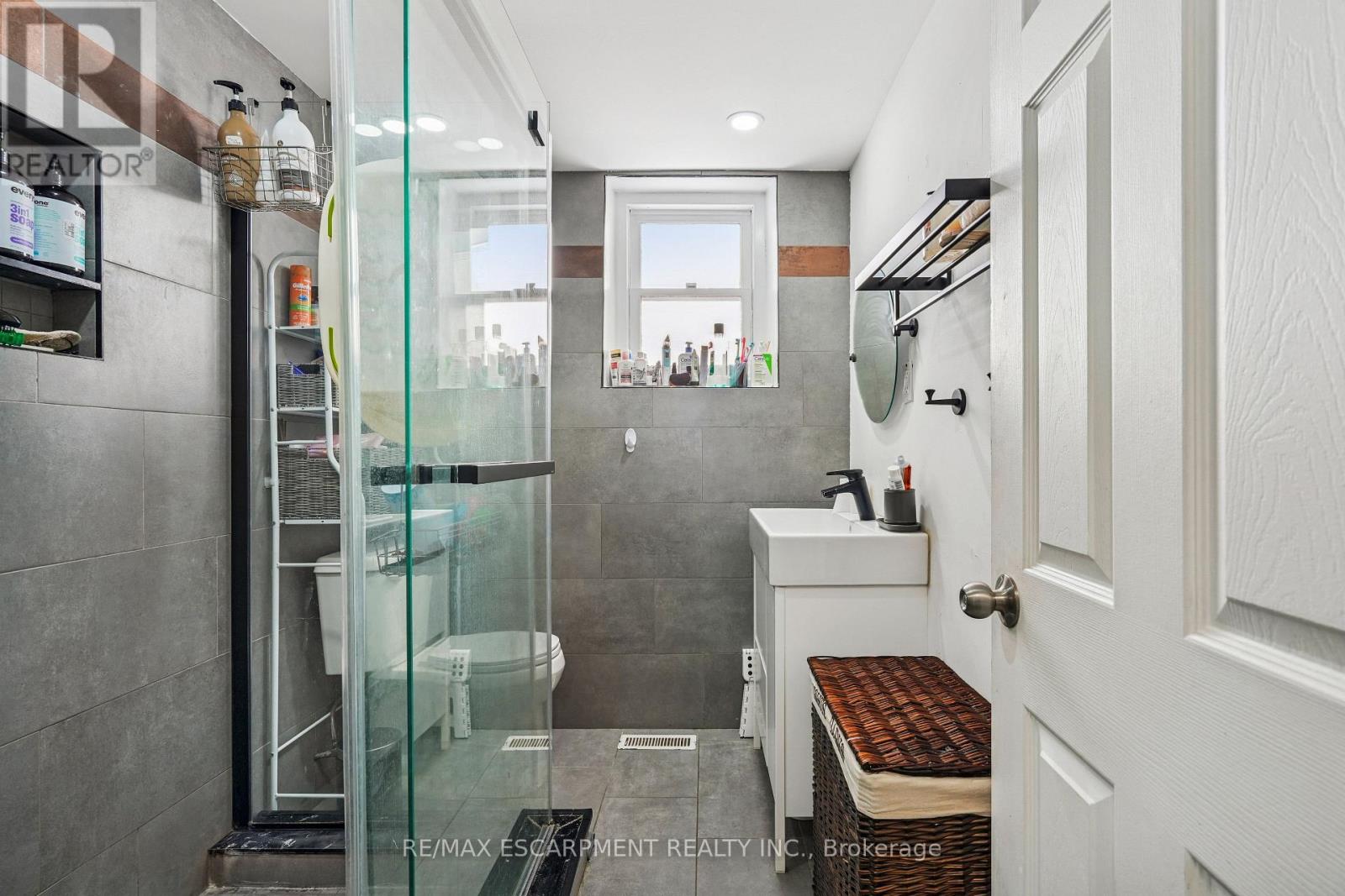 7792 Wilson Crescent, Niagara Falls, Ontario  L2G 4S4 - Photo 18 - X12627312