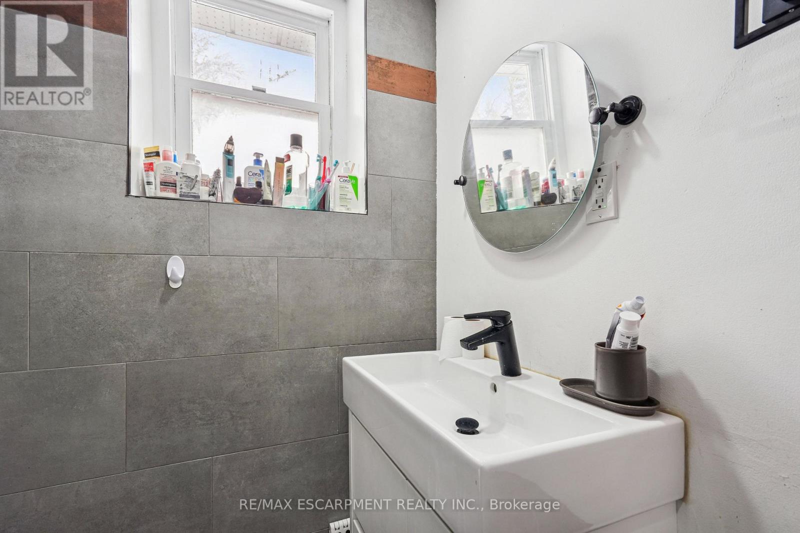 7792 Wilson Crescent, Niagara Falls, Ontario  L2G 4S4 - Photo 19 - X12627312