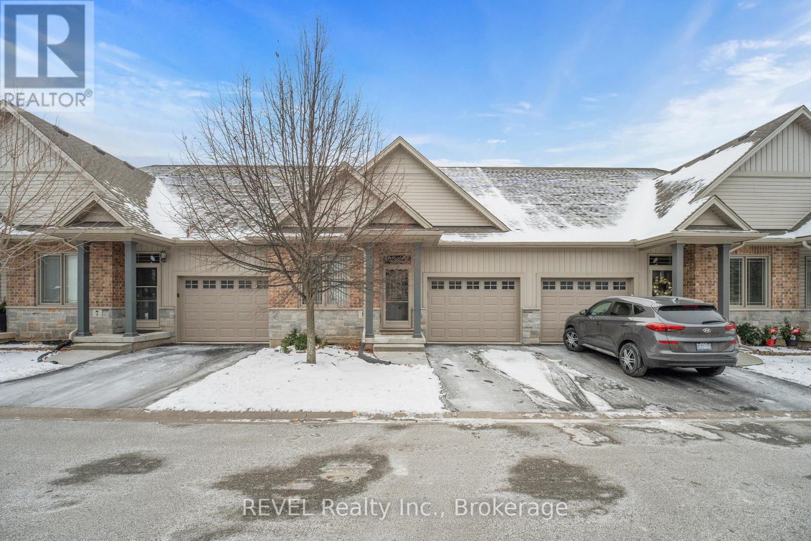 8 - 5490 Prince Edward Avenue, Niagara Falls (Hospital), Ontario  L2G 0G5 - Photo 2 - X12627358