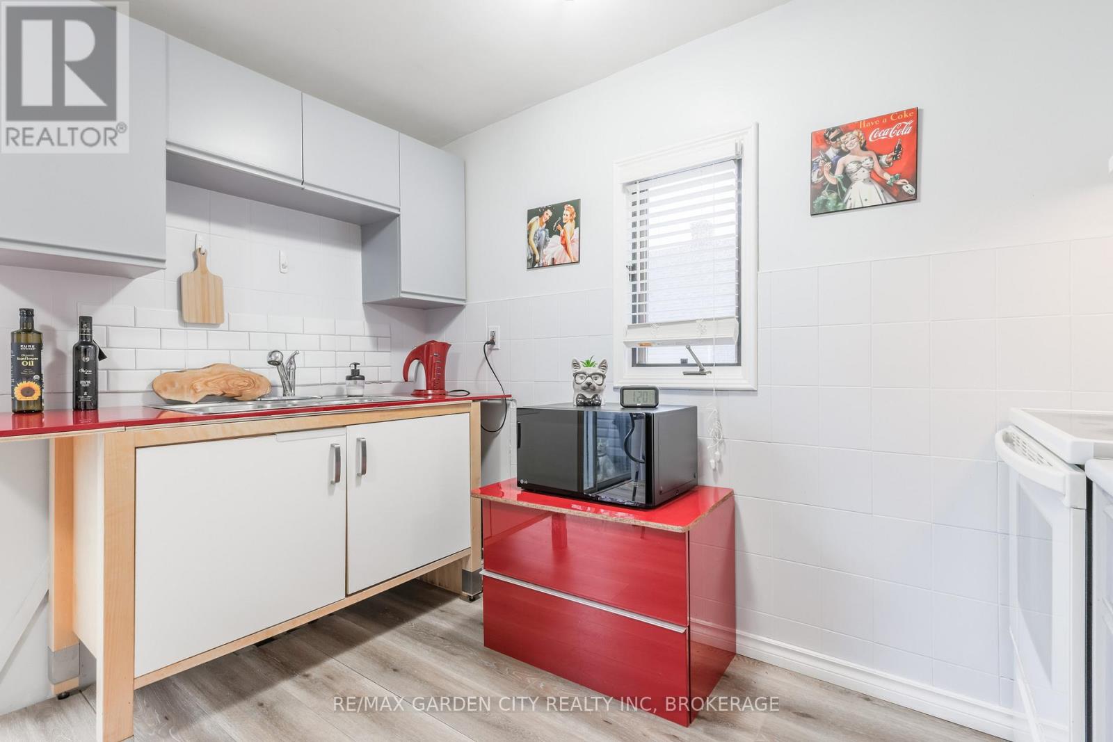 26 Garnet Street, St. Catharines (Facer), Ontario  L2M 5E8 - Photo 11 - X12627426