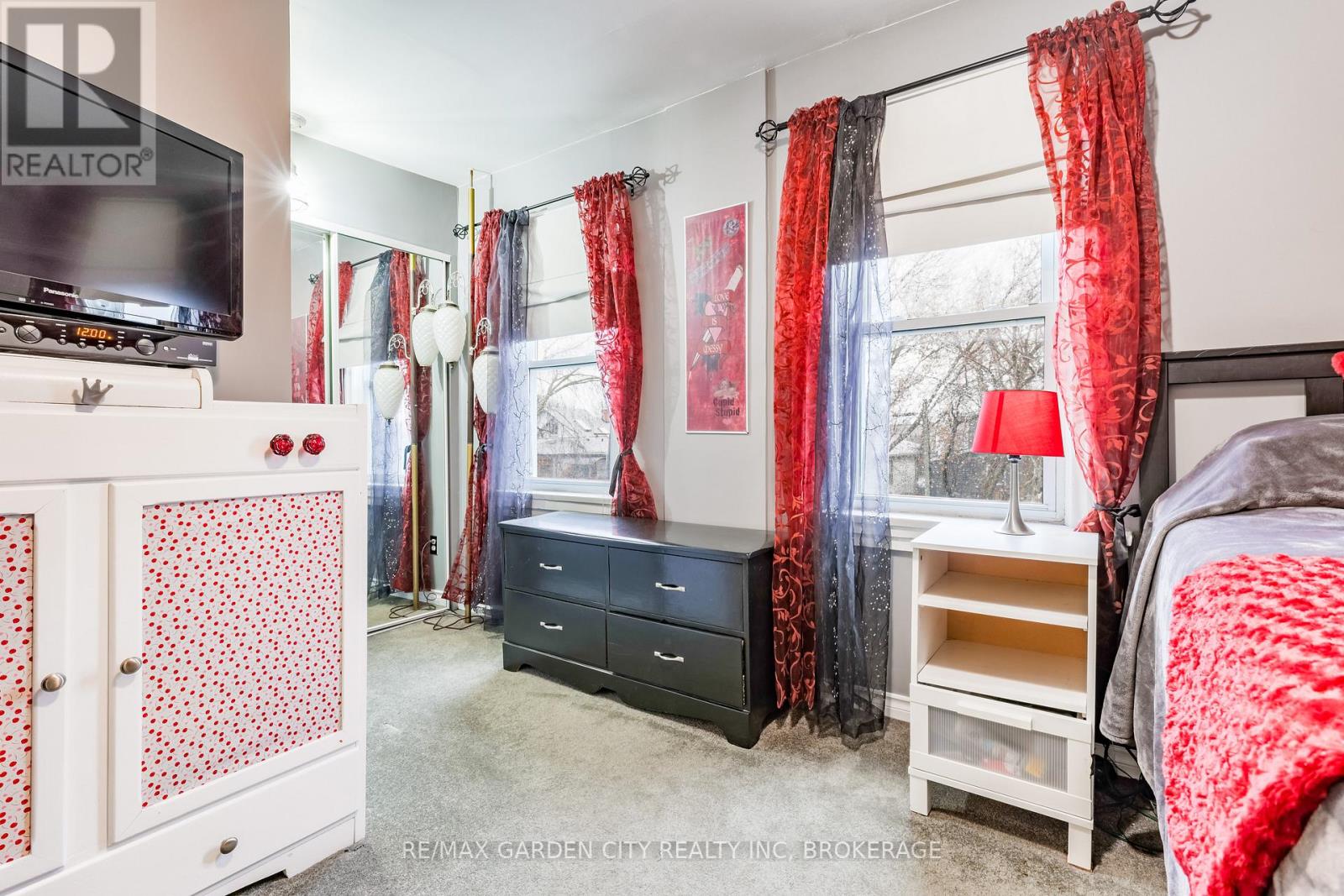 26 Garnet Street, St. Catharines (Facer), Ontario  L2M 5E8 - Photo 13 - X12627426