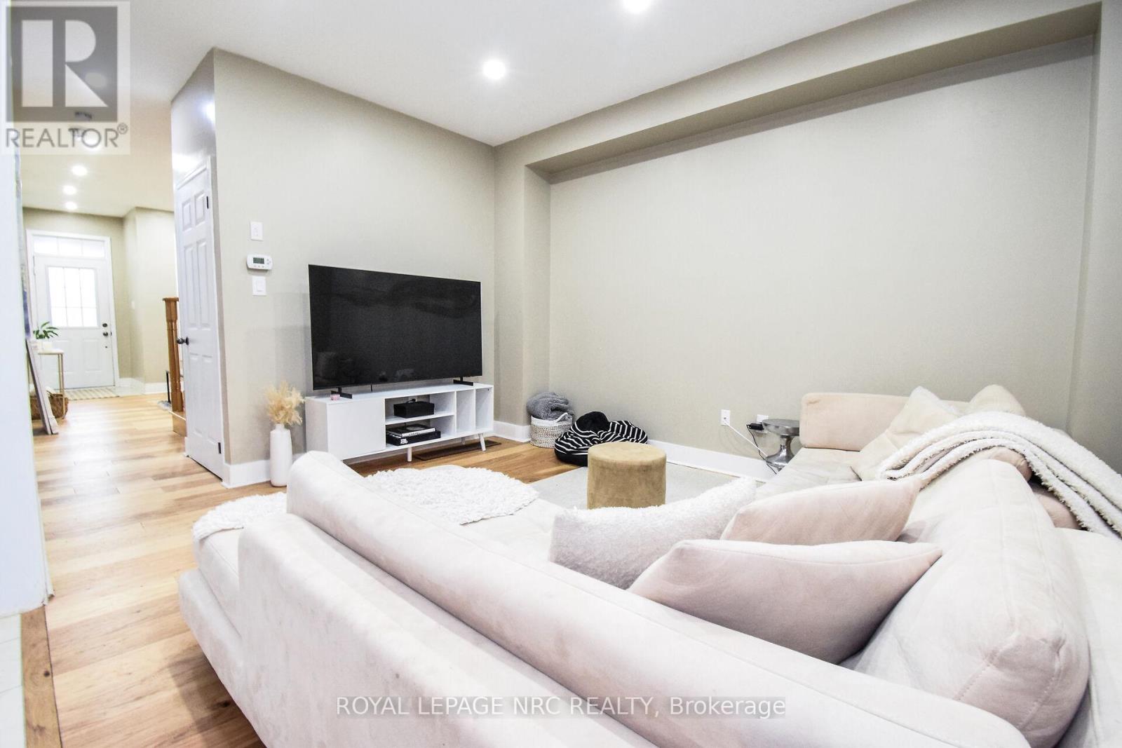 7794 Sassafras Trail, Niagara Falls, Ontario  L2H 0N5 - Photo 13 - X12627452