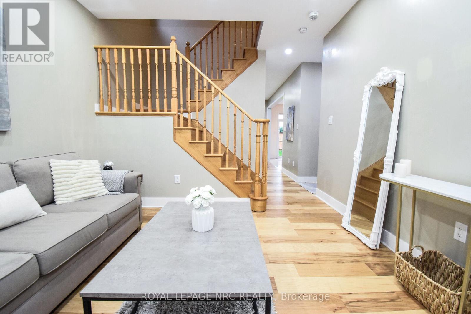 7794 Sassafras Trail, Niagara Falls, Ontario  L2H 0N5 - Photo 5 - X12627452