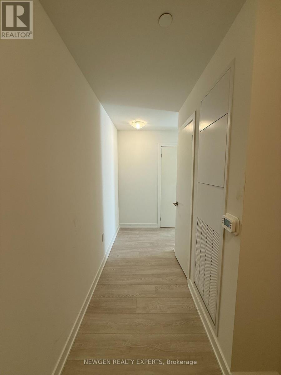 913 - 1 Quarrington Lane, Toronto, Ontario  M3C 0S4 - Photo 2 - C12621864