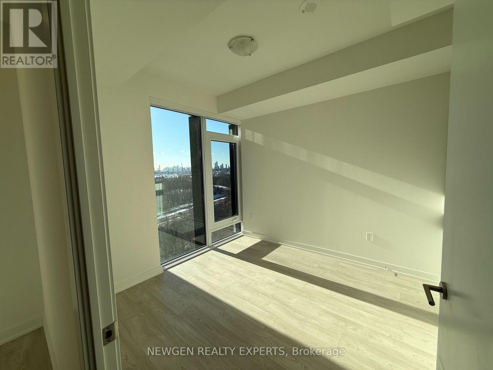 913 - 1 Quarrington Lane, Toronto, Ontario  M3C 0S4 - Photo 5 - C12621864