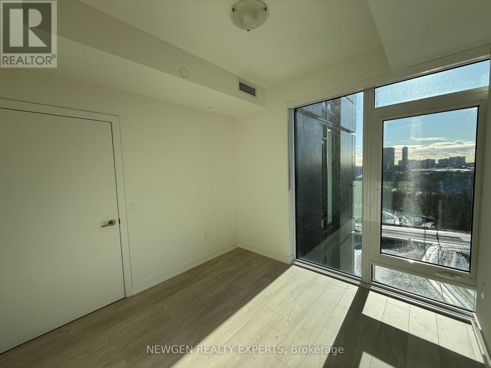 913 - 1 Quarrington Lane, Toronto, Ontario  M3C 0S4 - Photo 9 - C12621864