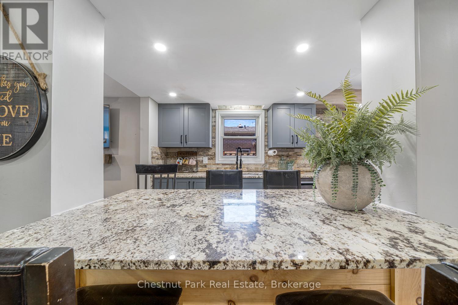 50 Stewart Avenue, New Tecumseth, Ontario L9R 1C2 - Photo 12 - N12627478