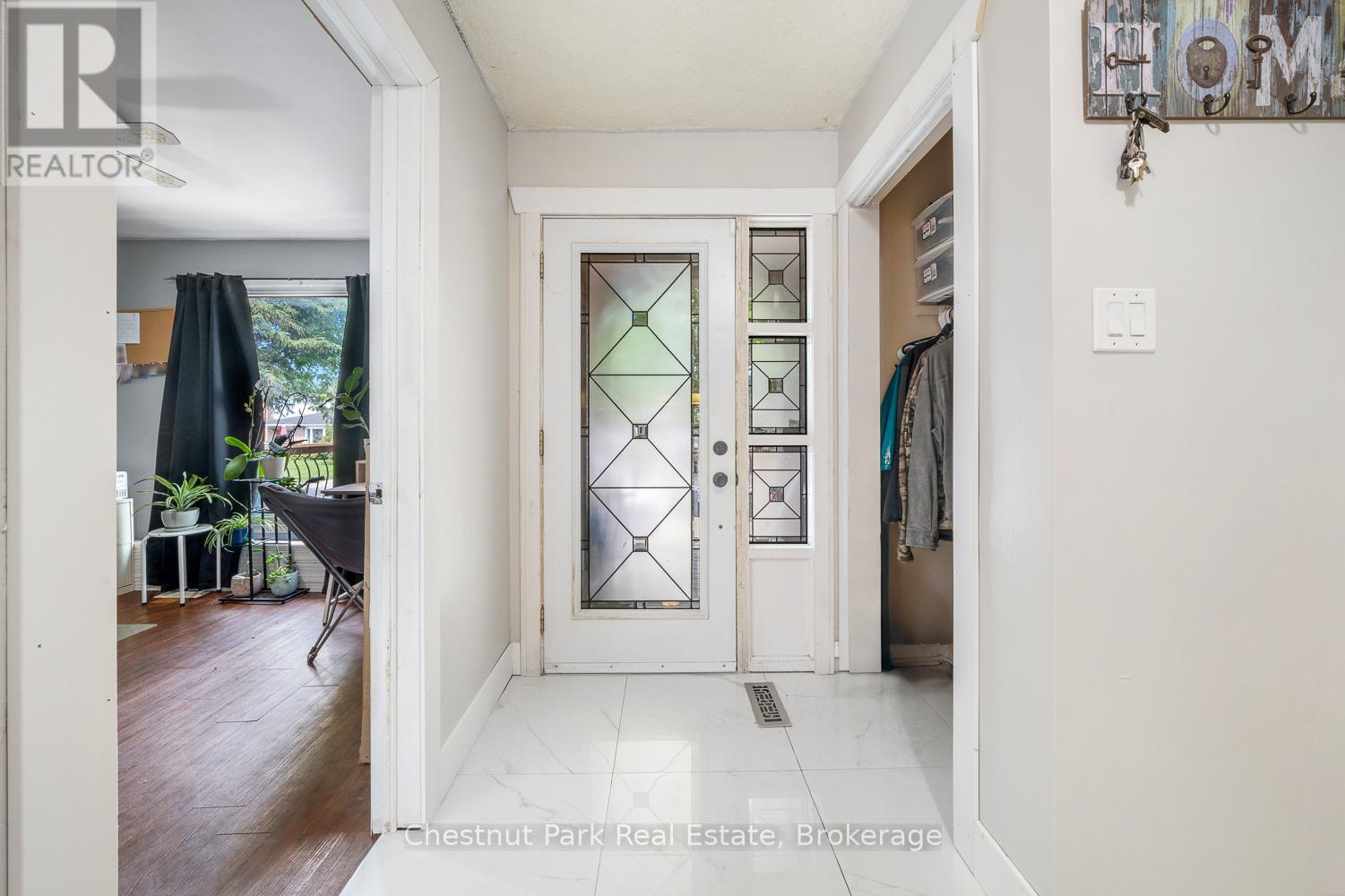 50 Stewart Avenue, New Tecumseth, Ontario L9R 1C2 - Photo 3 - N12627478