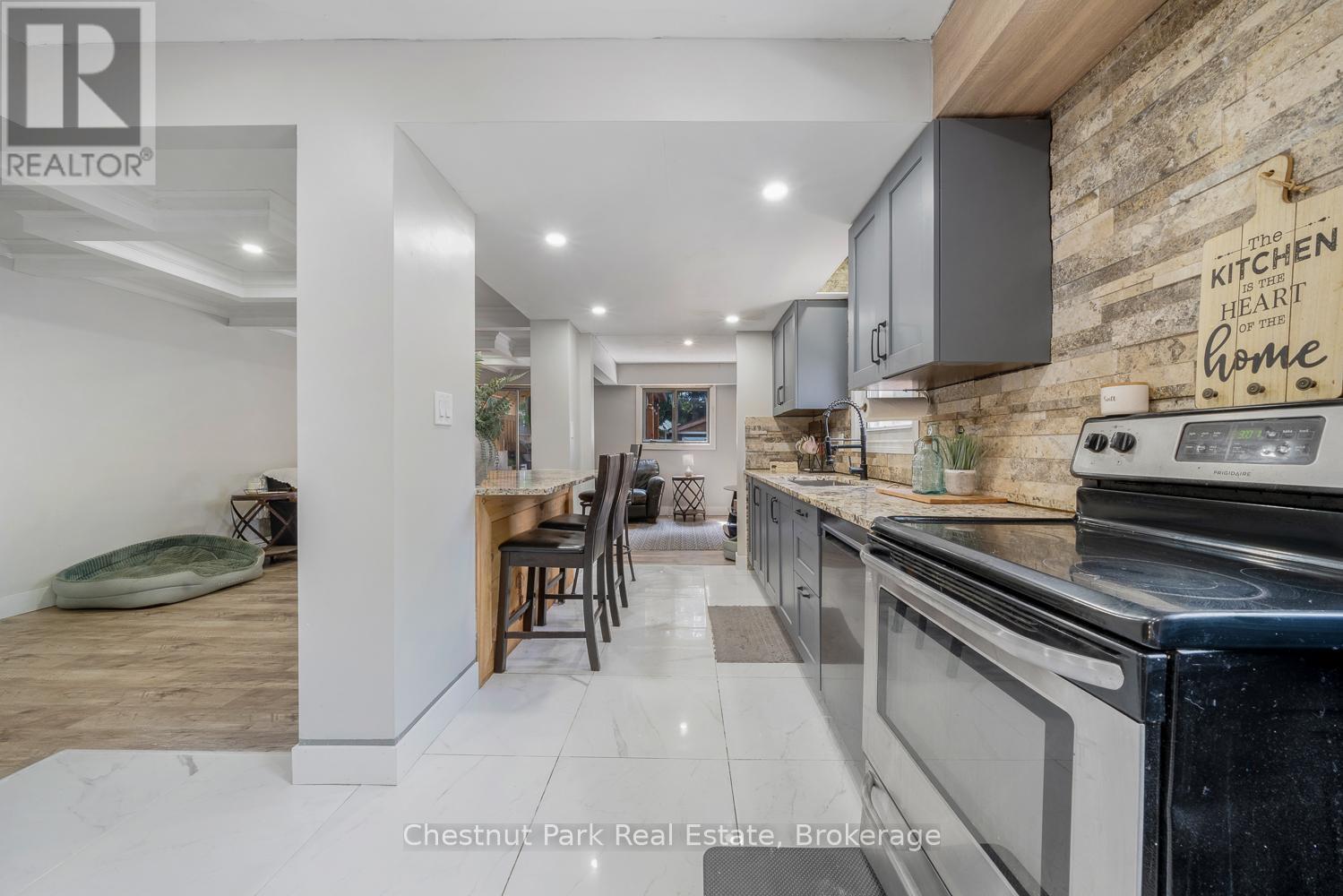 50 Stewart Avenue, New Tecumseth, Ontario L9R 1C2 - Photo 9 - N12627478