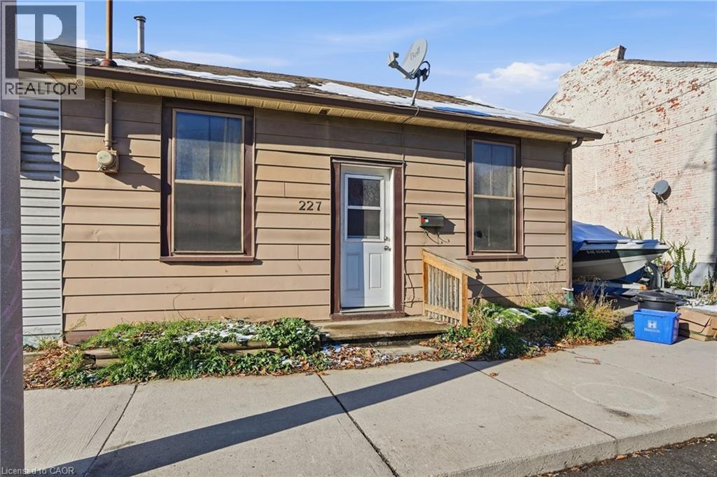 227 Wellington Street N, Hamilton, Ontario  L8L 5A7 - Photo 2 - 40793356