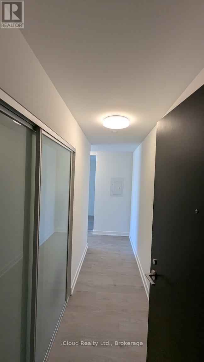 120 Broadway Avenue E, Toronto, Ontario  M4P 0A9 - Photo 2 - C12627388