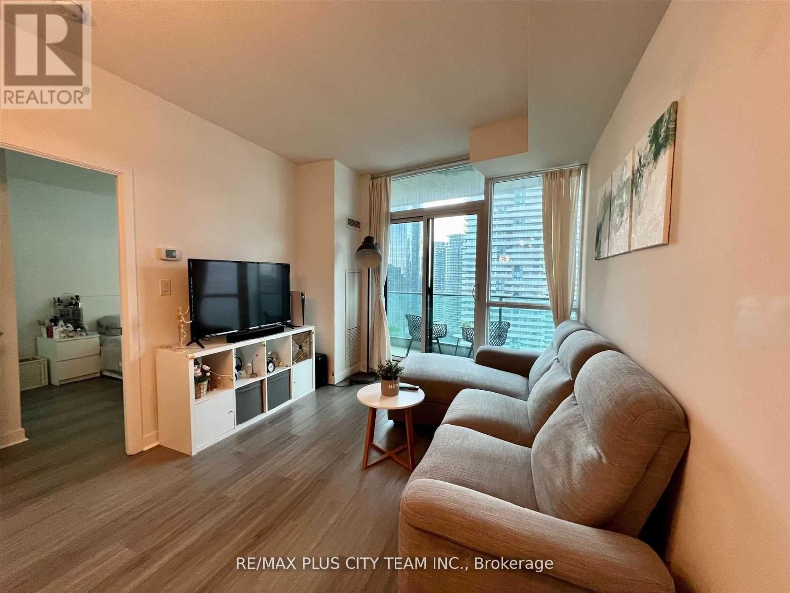 2501 - 33 Bay Street, Toronto, Ontario  M5J 2Z3 - Photo 2 - C12627400