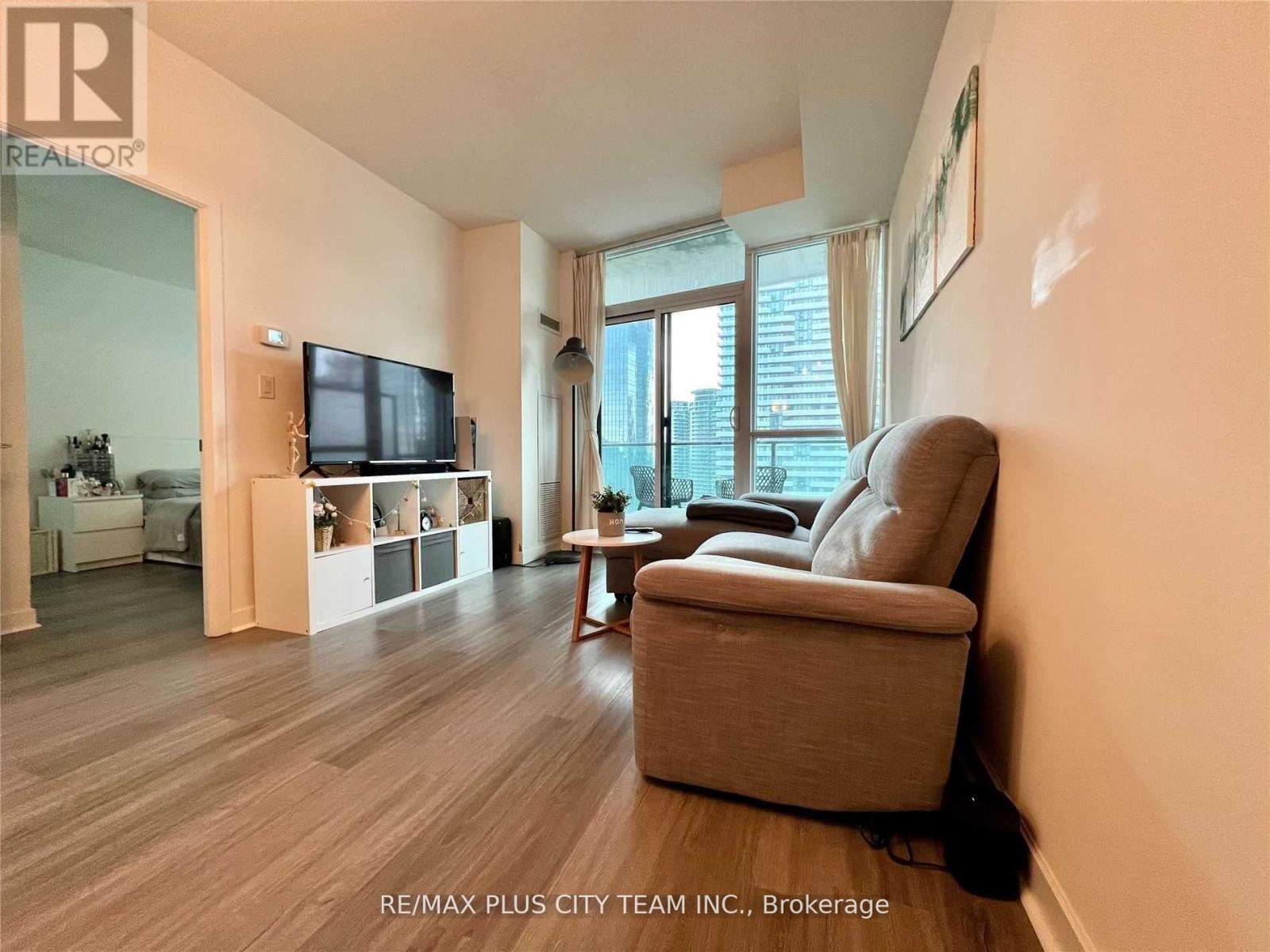 2501 - 33 Bay Street, Toronto, Ontario  M5J 2Z3 - Photo 3 - C12627400