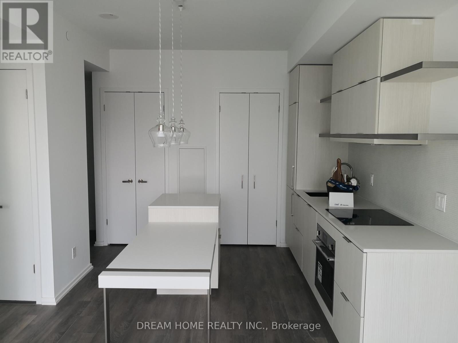 2701 - 197 Yonge Street, Toronto, Ontario  M5B 0C1 - Photo 3 - C12627442