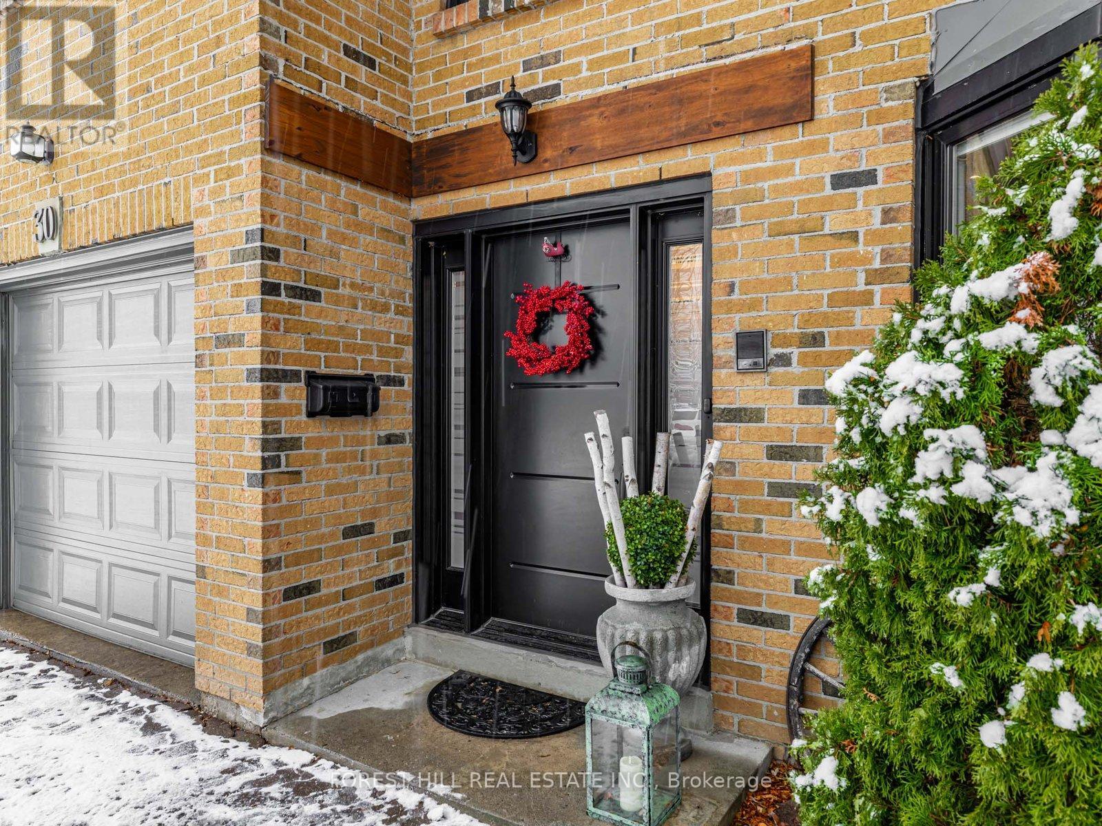 30 Chiswell Crescent, Toronto, Ontario  M2N 6E1 - Photo 3 - C12627456