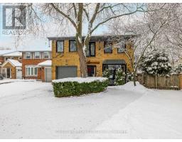 30 CHISWELL CRESCENT, Toronto, Ontario