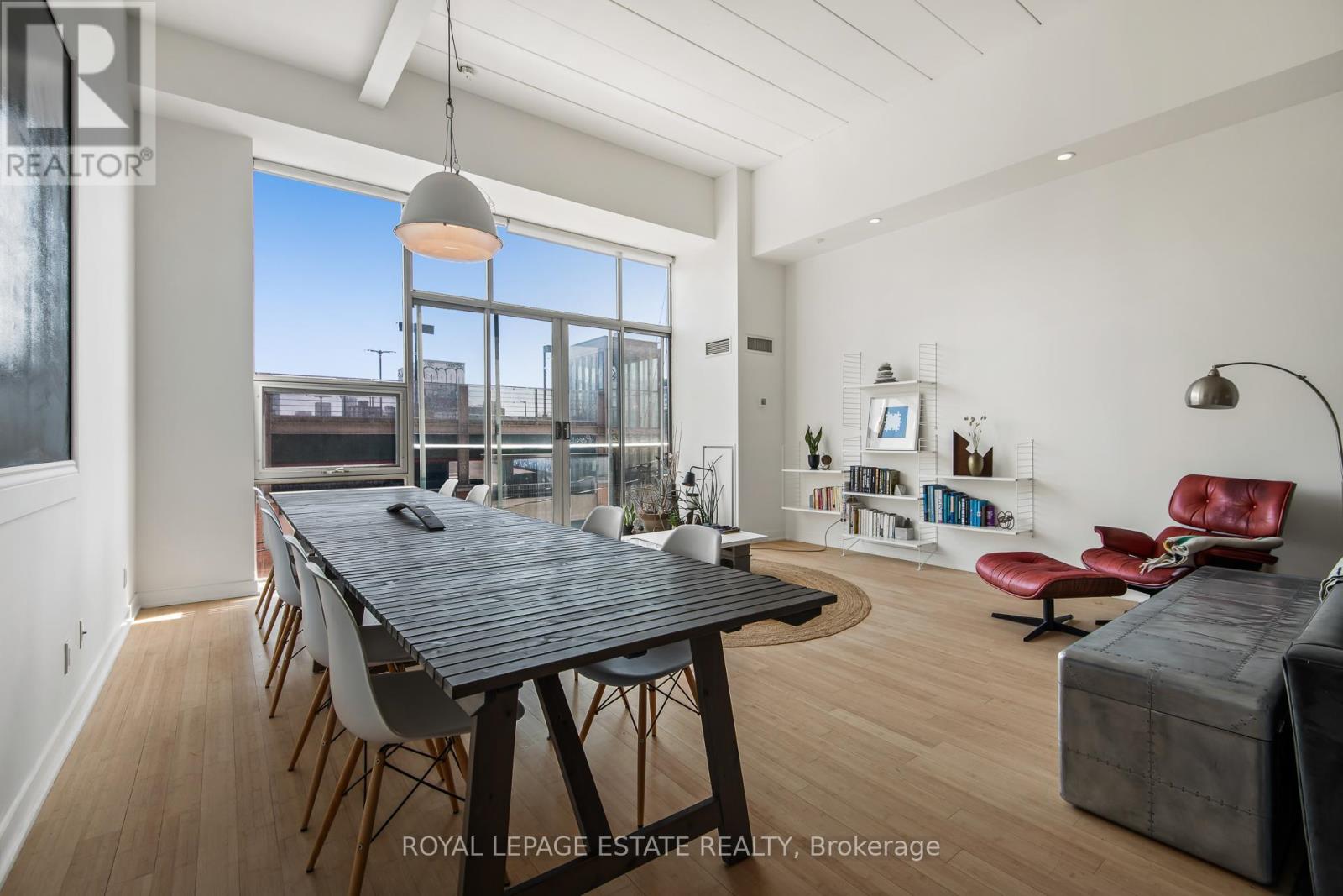 301 - 160 Baldwin Street, Toronto, Ontario  M5T 3K7 - Photo 2 - C12627534