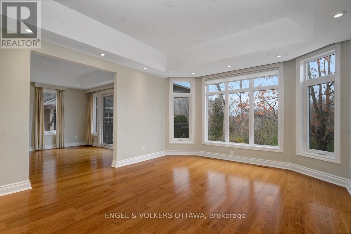 25 Bittern Court, Ottawa, Ontario  K1L 8K9 - Photo 12 - X12601440