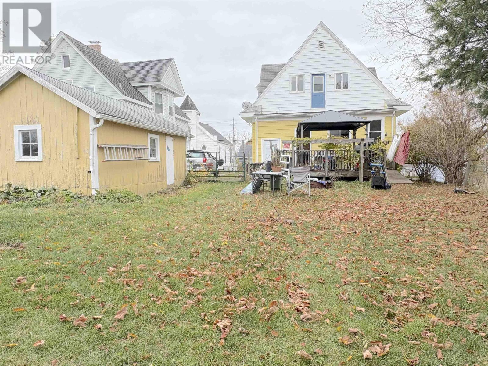 142 Mowatt Street, Shelburne, Nova Scotia B0T 1W0 - Photo 5 - 202527448