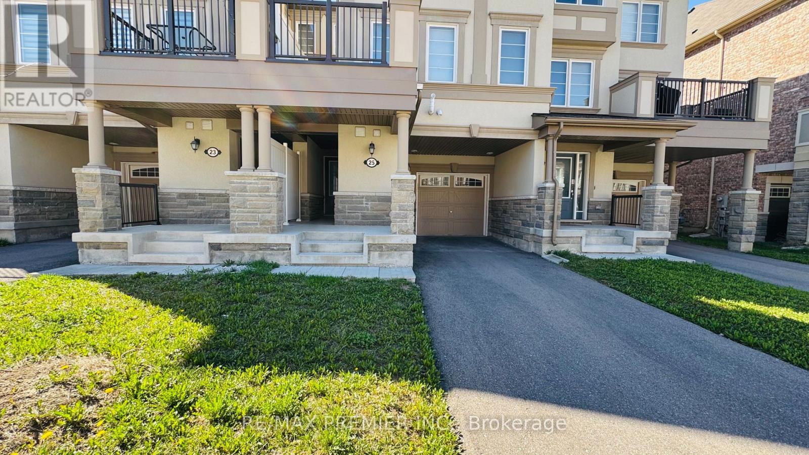 25 Mcgrath Avenue, Richmond Hill, Ontario  L4S 0K8 - Photo 2 - N12627370