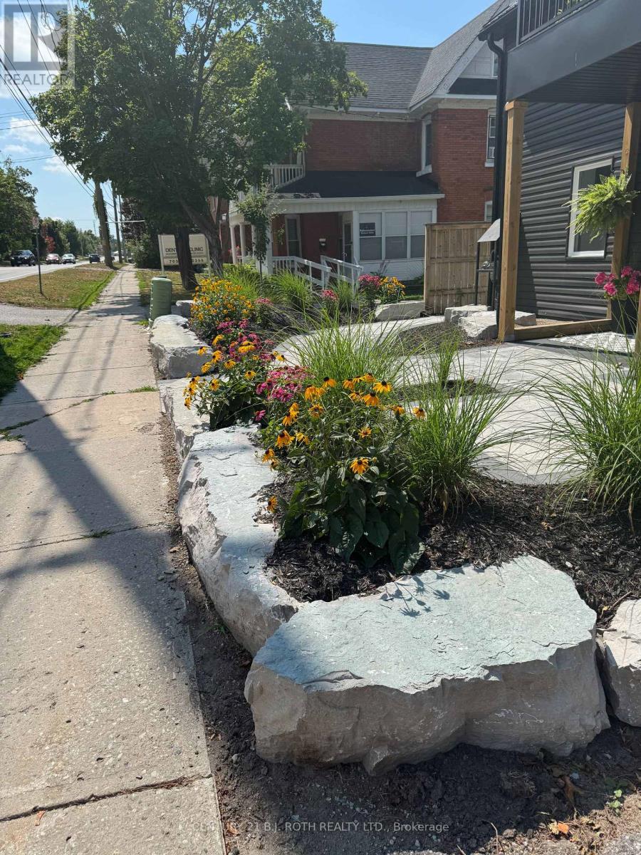 274 Mississaga Street W, Orillia, Ontario  L3V 3B8 - Photo 5 - S12627390