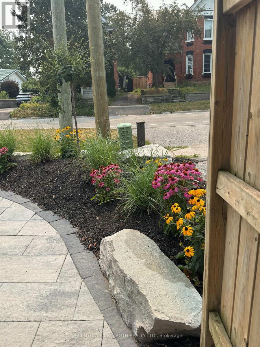 274 Mississaga Street W, Orillia, Ontario  L3V 3B8 - Photo 9 - S12627390