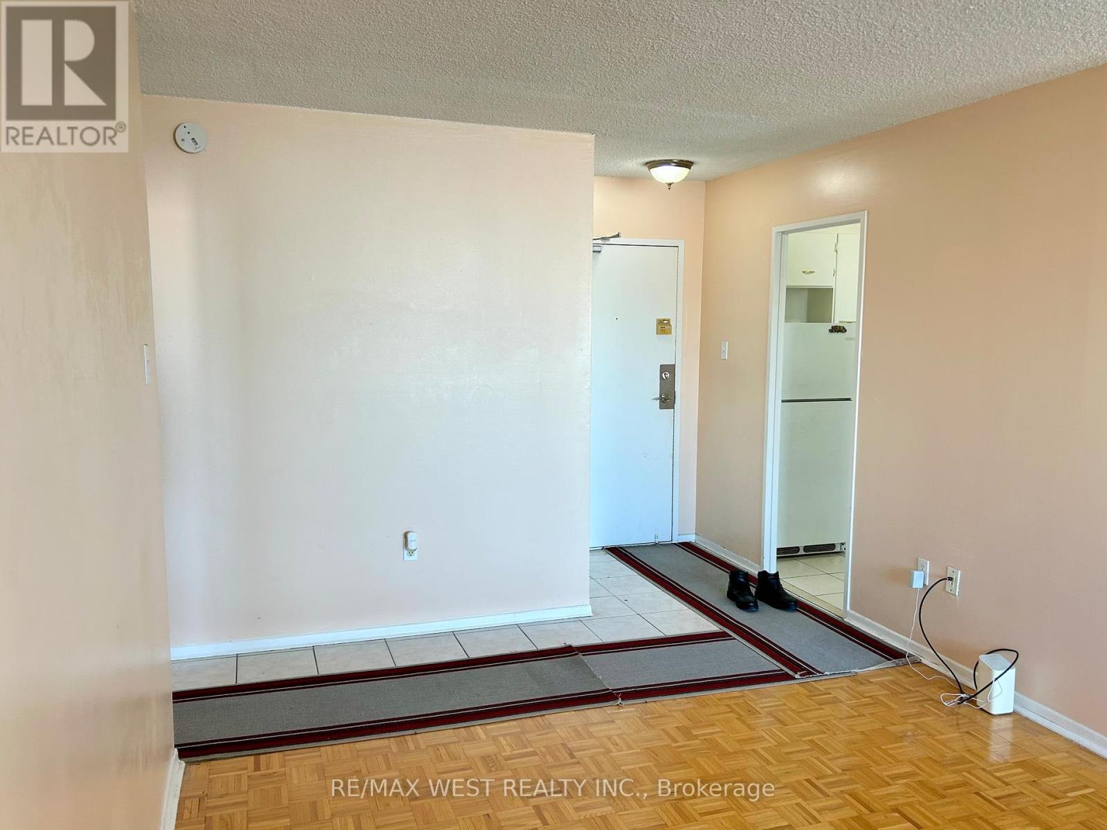 1510 - 5 San Romano Way, Toronto, Ontario  M3N 2Y4 - Photo 5 - W12614084