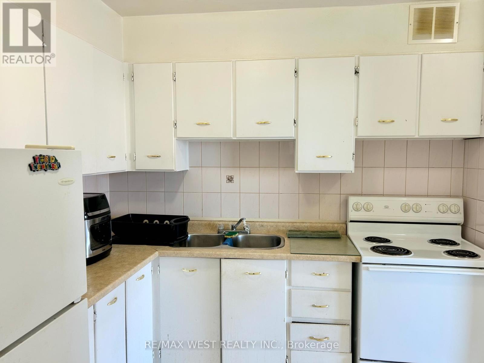 1510 - 5 San Romano Way, Toronto, Ontario  M3N 2Y4 - Photo 10 - W12614084