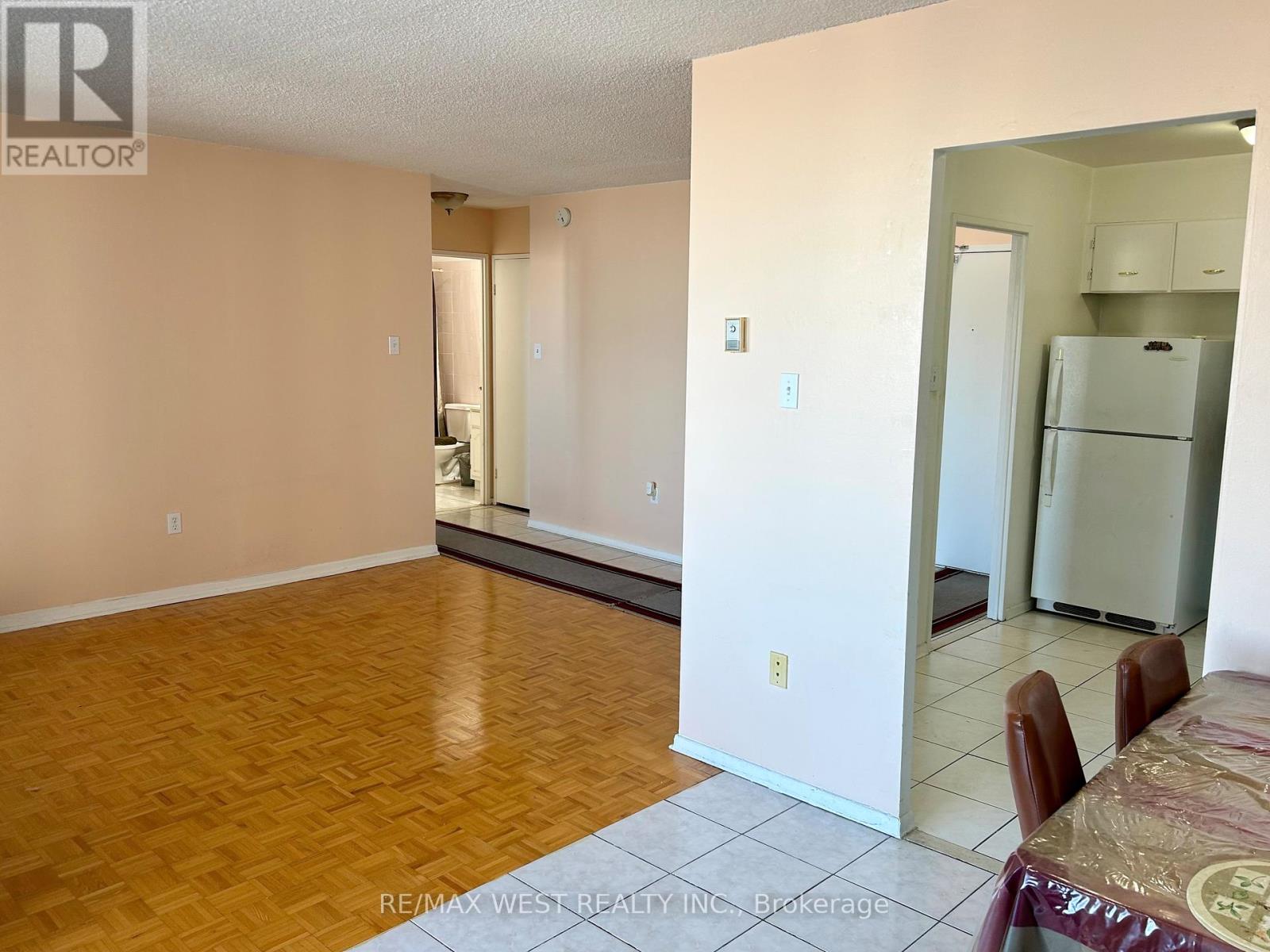 1510 - 5 San Romano Way, Toronto, Ontario  M3N 2Y4 - Photo 2 - W12614084