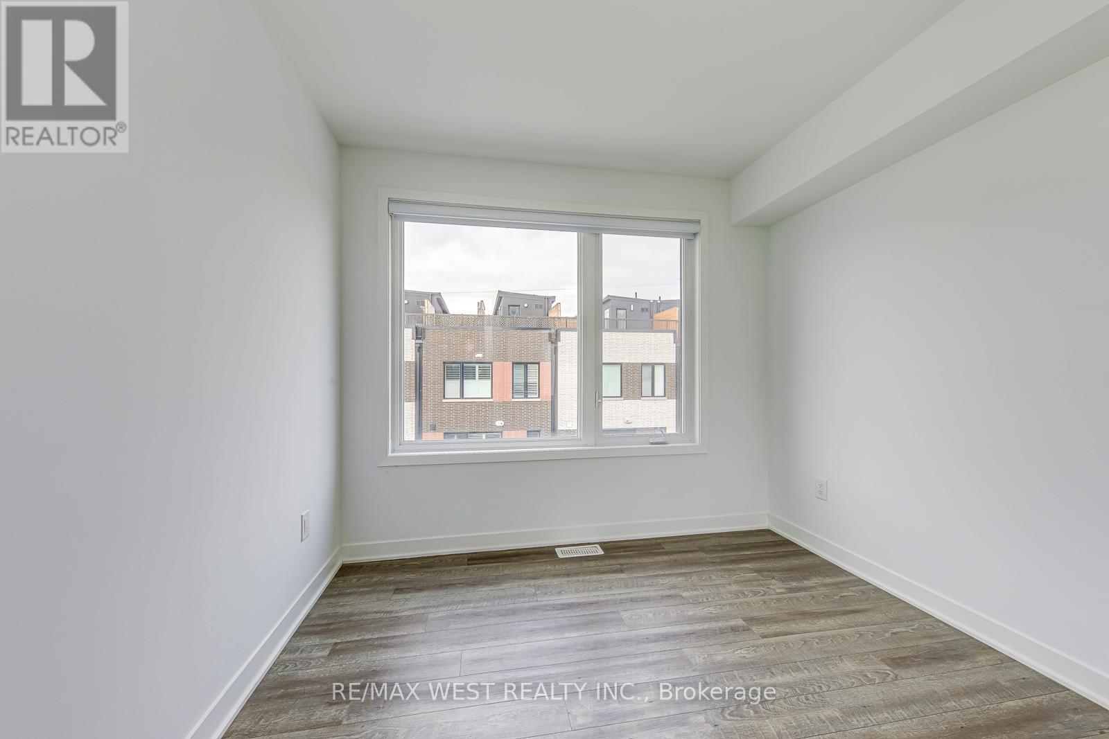 11 - 30 Ed Clark Gardens Boulevard, Toronto, Ontario  M6N 0B5 - Photo 11 - W12627412