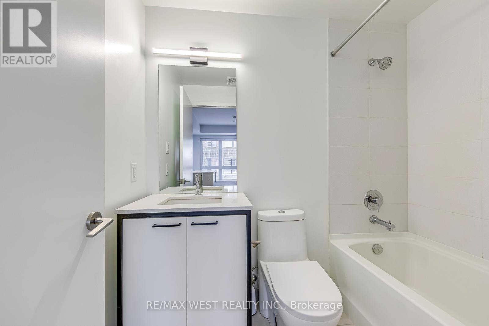 11 - 30 Ed Clark Gardens Boulevard, Toronto, Ontario  M6N 0B5 - Photo 12 - W12627412