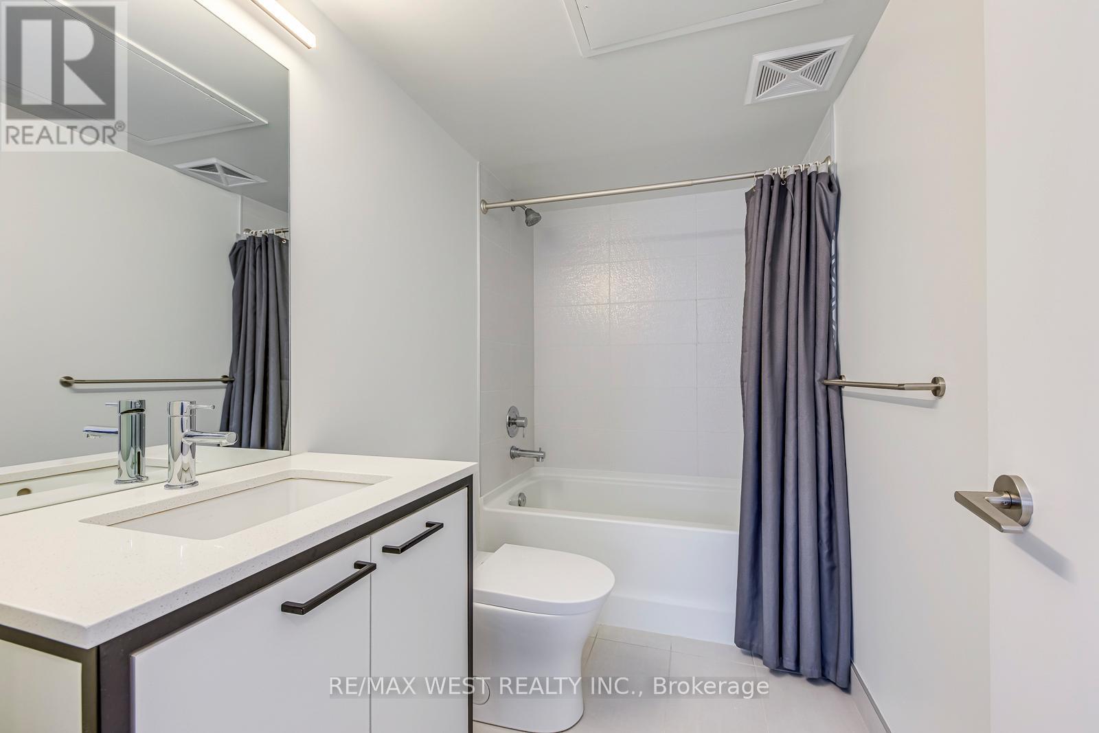 11 - 30 Ed Clark Gardens Boulevard, Toronto, Ontario  M6N 0B5 - Photo 15 - W12627412