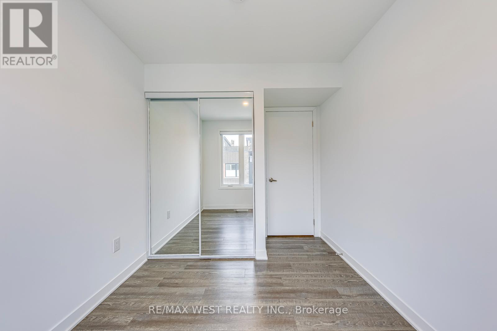 11 - 30 Ed Clark Gardens Boulevard, Toronto, Ontario  M6N 0B5 - Photo 17 - W12627412