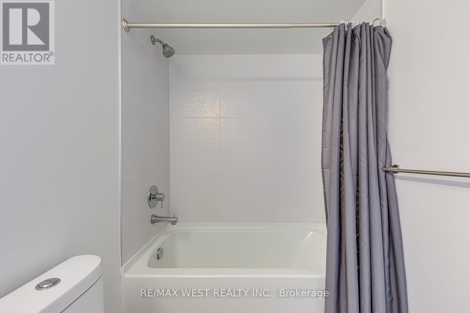 11 - 30 Ed Clark Gardens Boulevard, Toronto, Ontario  M6N 0B5 - Photo 19 - W12627412