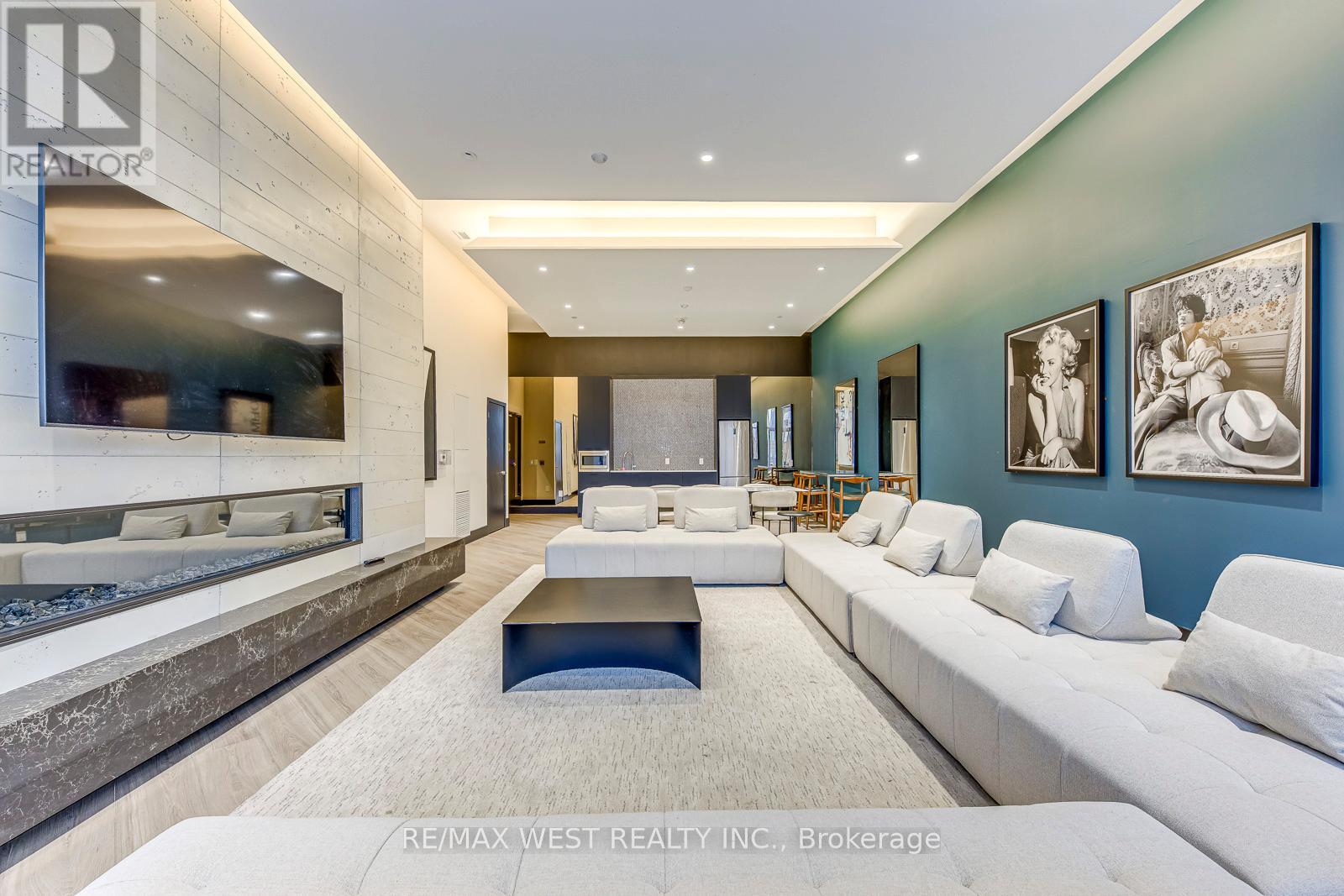 11 - 30 Ed Clark Gardens Boulevard, Toronto, Ontario  M6N 0B5 - Photo 36 - W12627412