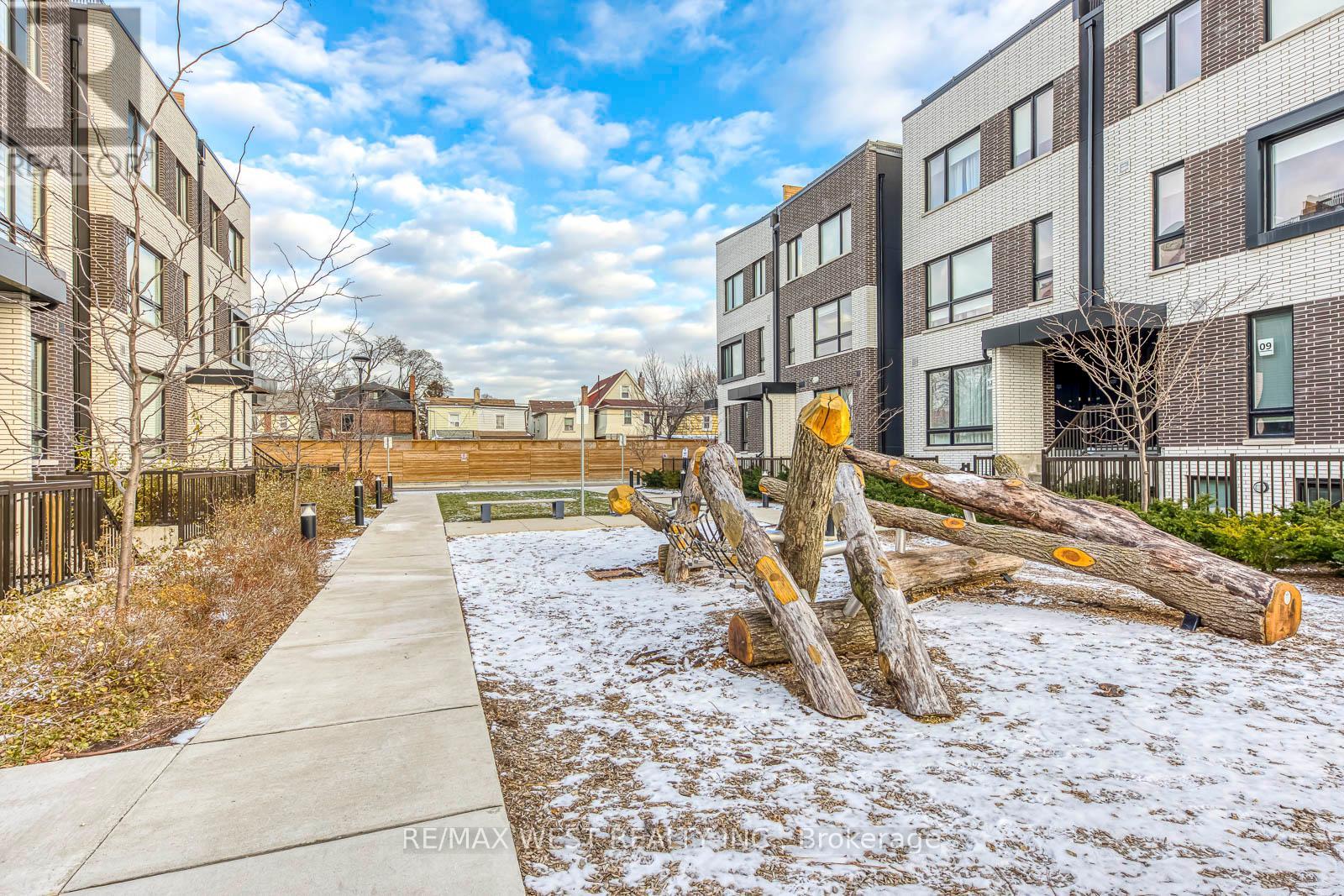 11 - 30 Ed Clark Gardens Boulevard, Toronto, Ontario  M6N 0B5 - Photo 37 - W12627412