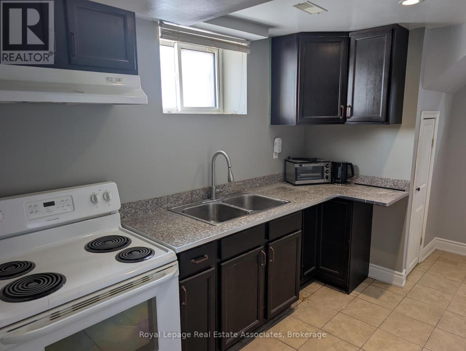 Bsmt - 36 Spicebush Terrace, Brampton, Ontario  L6X 0J8 - Photo 13 - W12627416