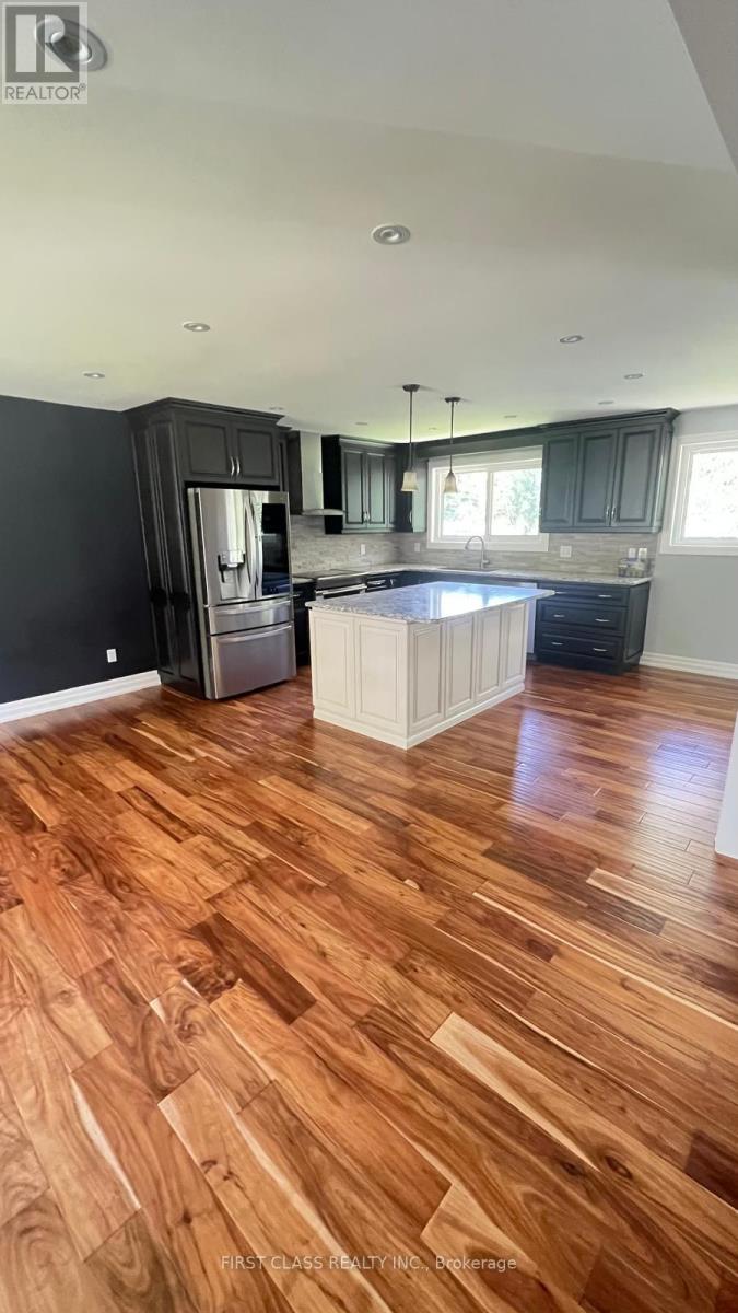 Main Floor - 3082 Lindenlea Drive, Mississauga, Ontario L5C 2C2 - Photo 2 - W12627462