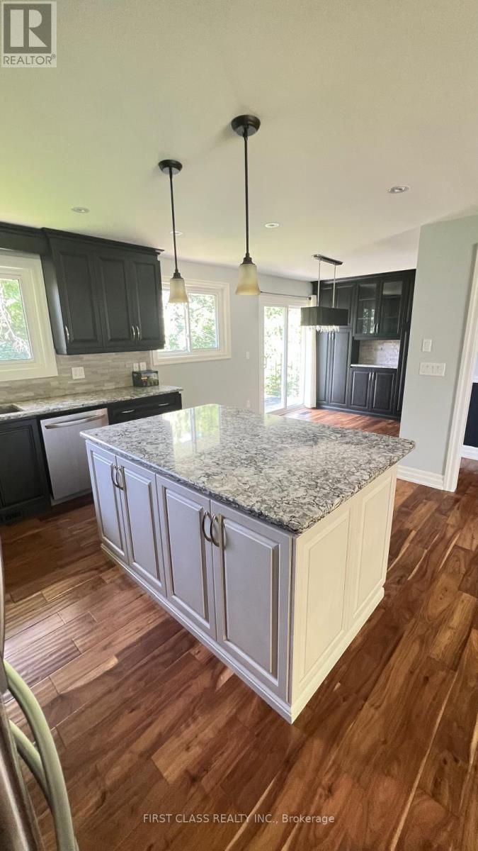 Main Floor - 3082 Lindenlea Drive, Mississauga, Ontario L5C 2C2 - Photo 6 - W12627462