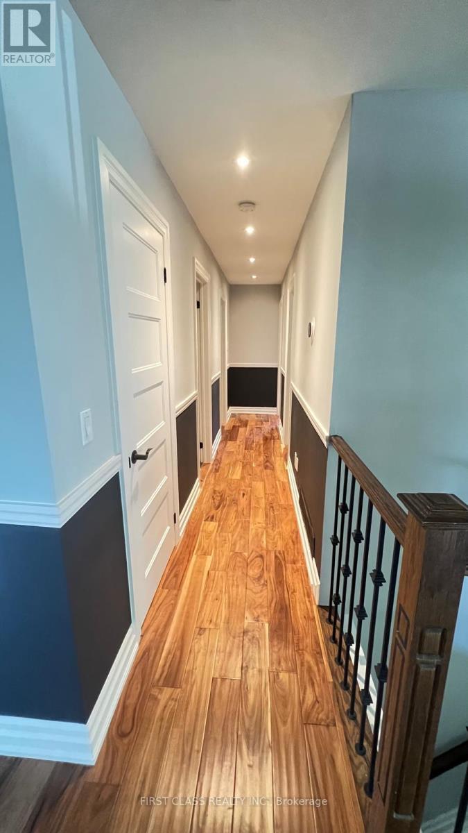 Main Floor - 3082 Lindenlea Drive, Mississauga, Ontario L5C 2C2 - Photo 7 - W12627462