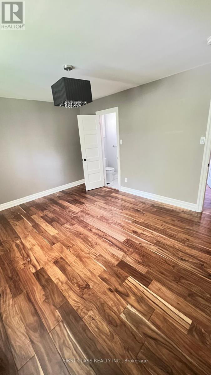 Main Floor - 3082 Lindenlea Drive, Mississauga, Ontario L5C 2C2 - Photo 8 - W12627462