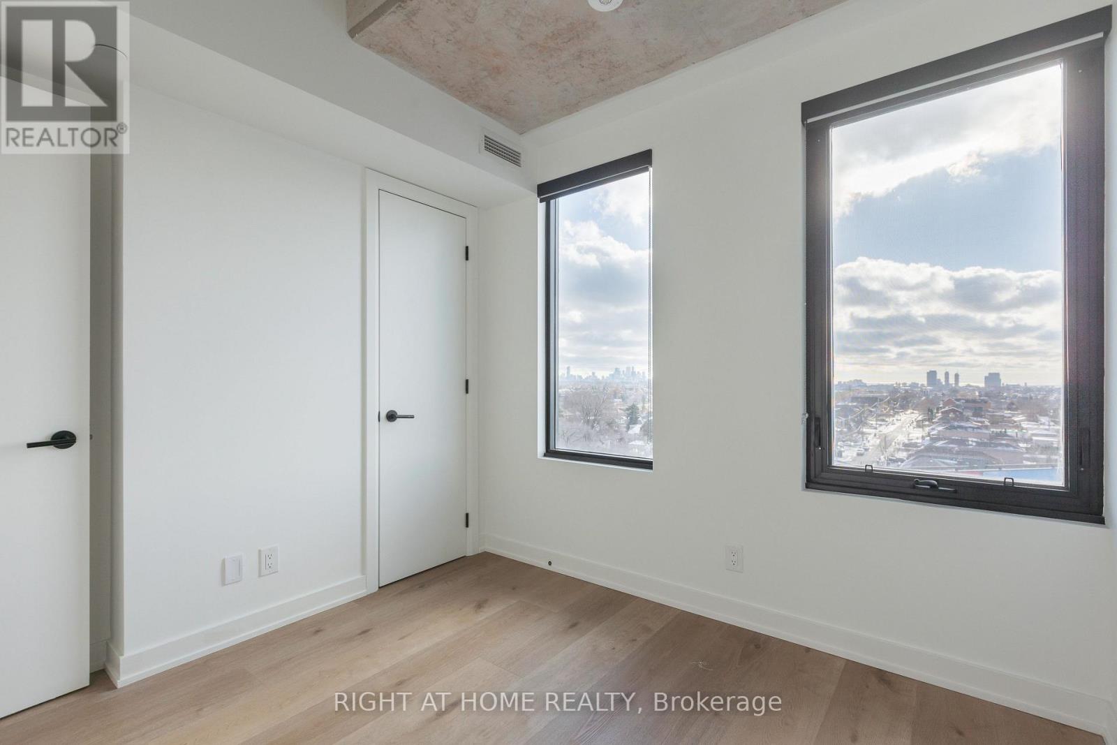 701 - 7 Fairbank Avenue W, Toronto, Ontario  M6E 3Y5 - Photo 11 - W12627524