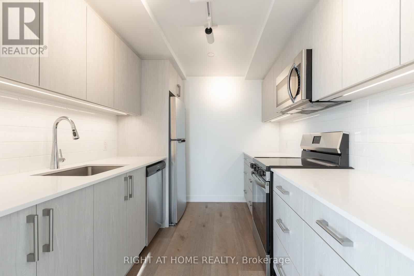 701 - 7 Fairbank Avenue W, Toronto, Ontario  M6E 3Y5 - Photo 13 - W12627524