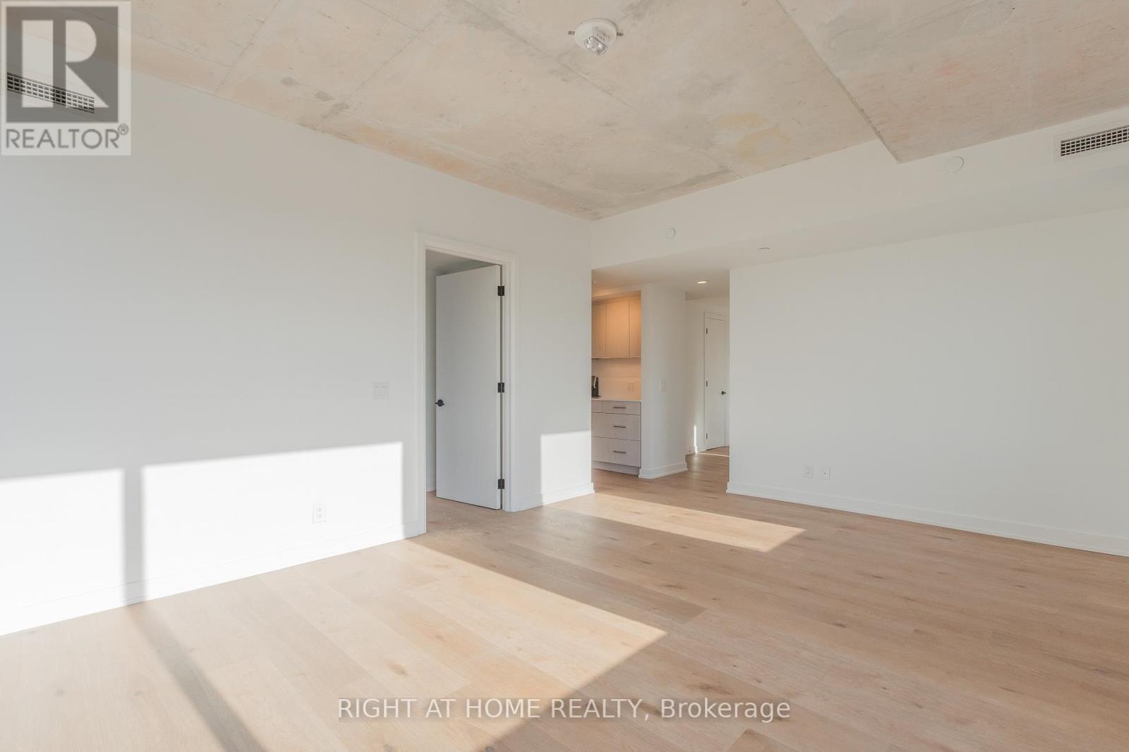 701 - 7 Fairbank Avenue W, Toronto, Ontario  M6E 3Y5 - Photo 19 - W12627524