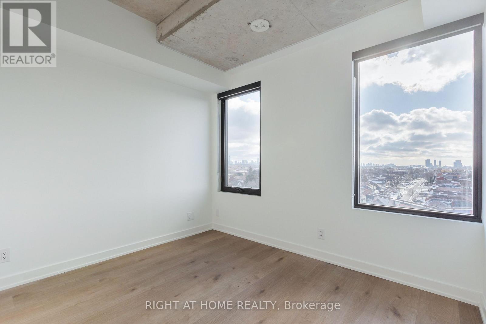 701 - 7 Fairbank Avenue W, Toronto, Ontario  M6E 3Y5 - Photo 7 - W12627524